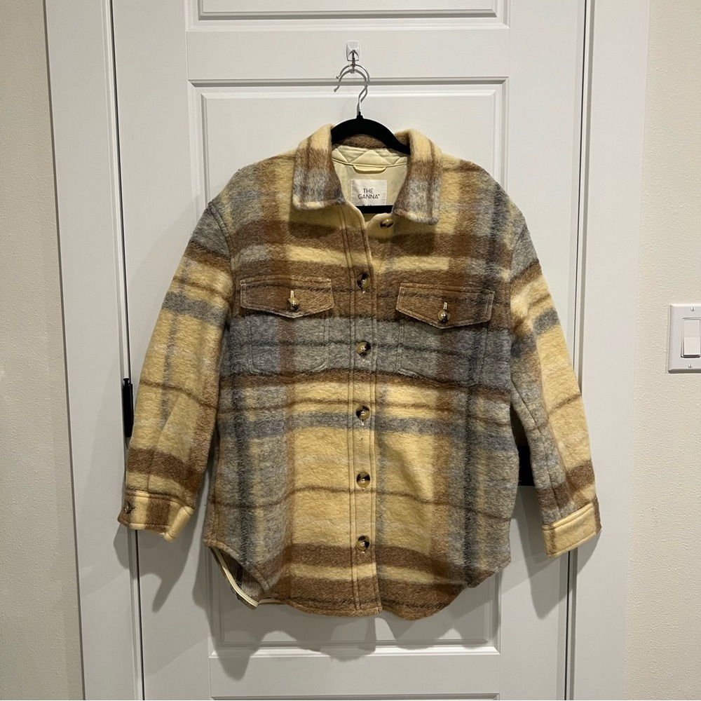 Aritzia Wilfred Free The Ganna Butter Yellow and Warm Beige Cardigan Shacket